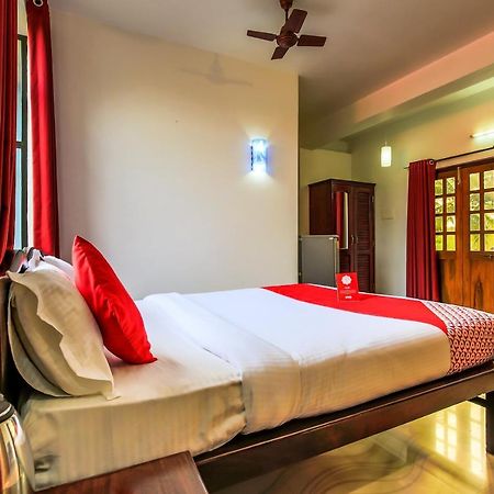Oyo 13311 The White Feather Hotel Mandrem Bagian luar foto