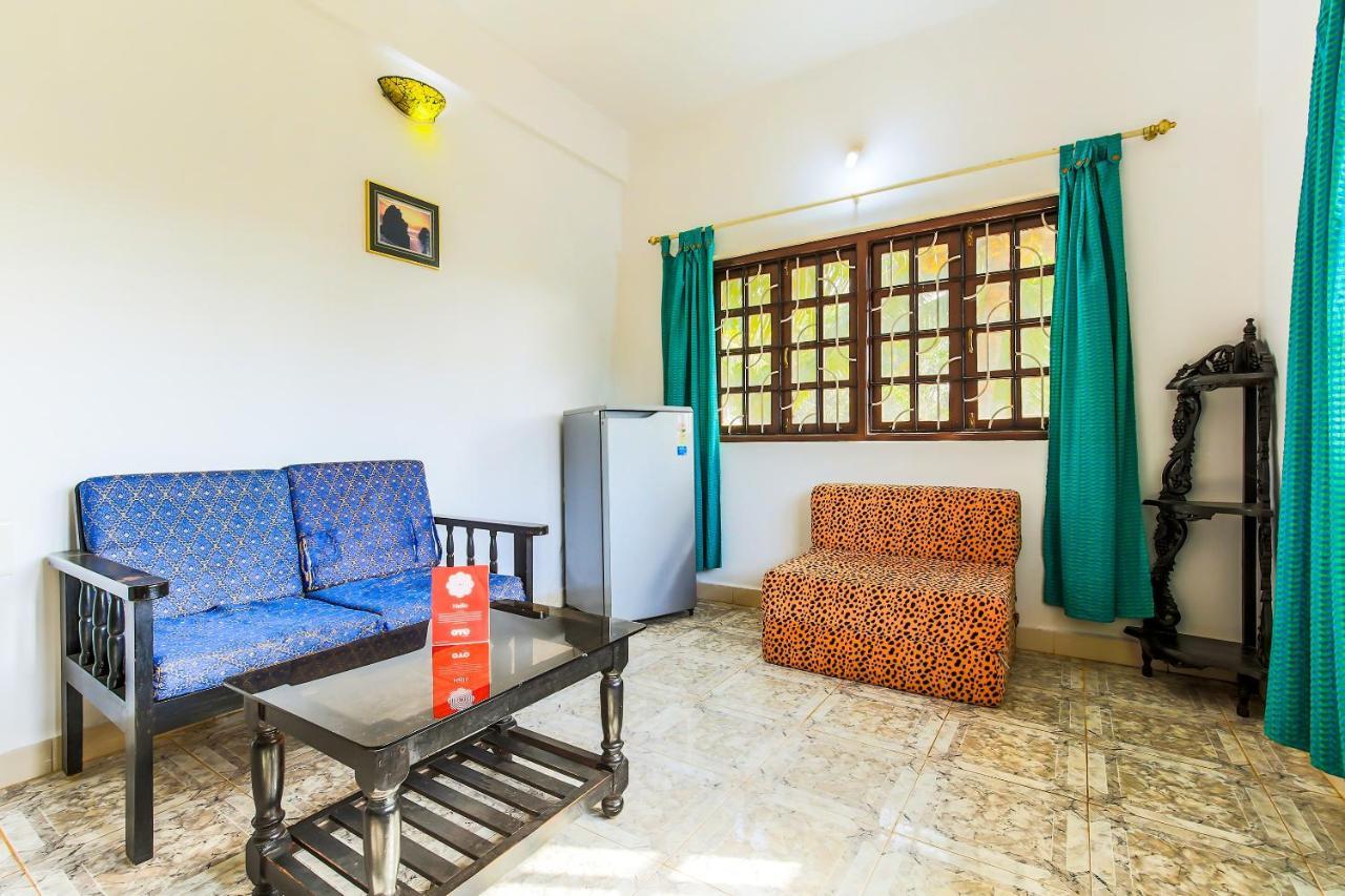 Oyo 13311 The White Feather Hotel Mandrem Bagian luar foto