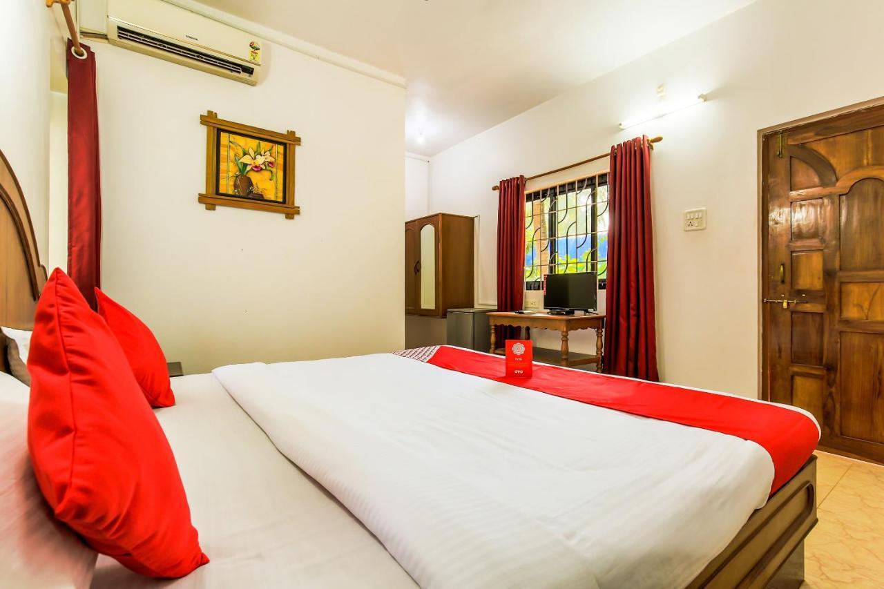 Oyo 13311 The White Feather Hotel Mandrem Bagian luar foto