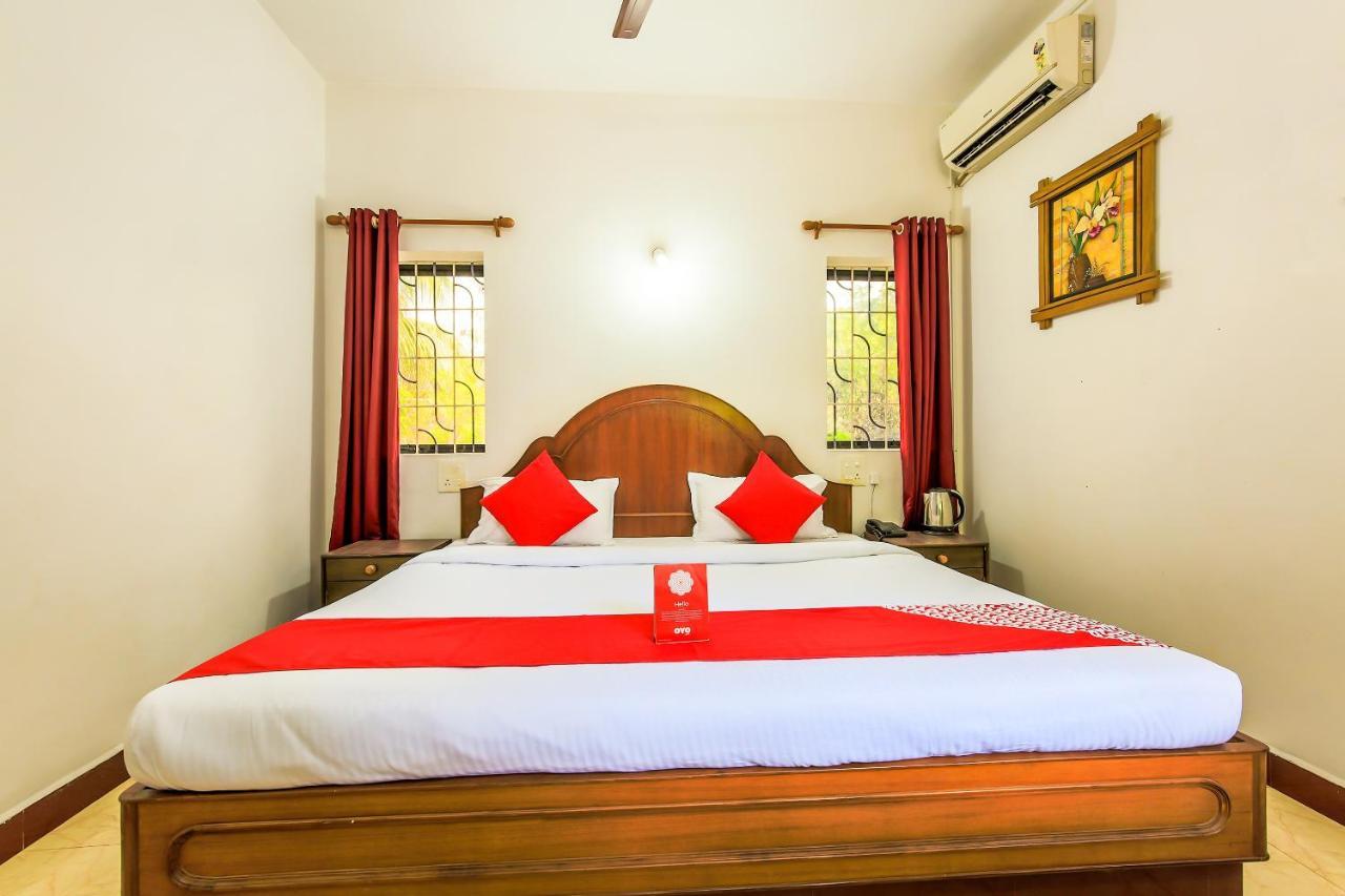 Oyo 13311 The White Feather Hotel Mandrem Bagian luar foto