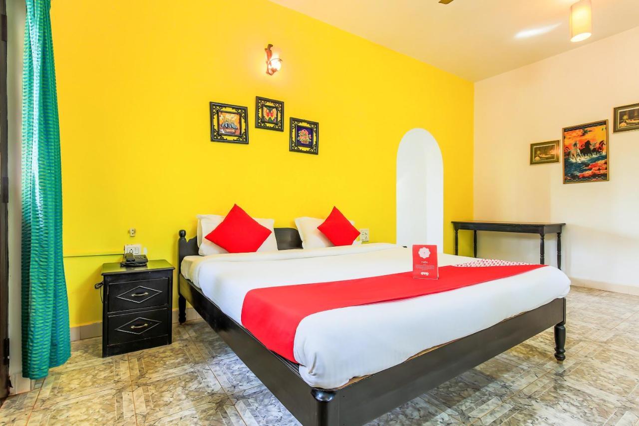 Oyo 13311 The White Feather Hotel Mandrem Bagian luar foto