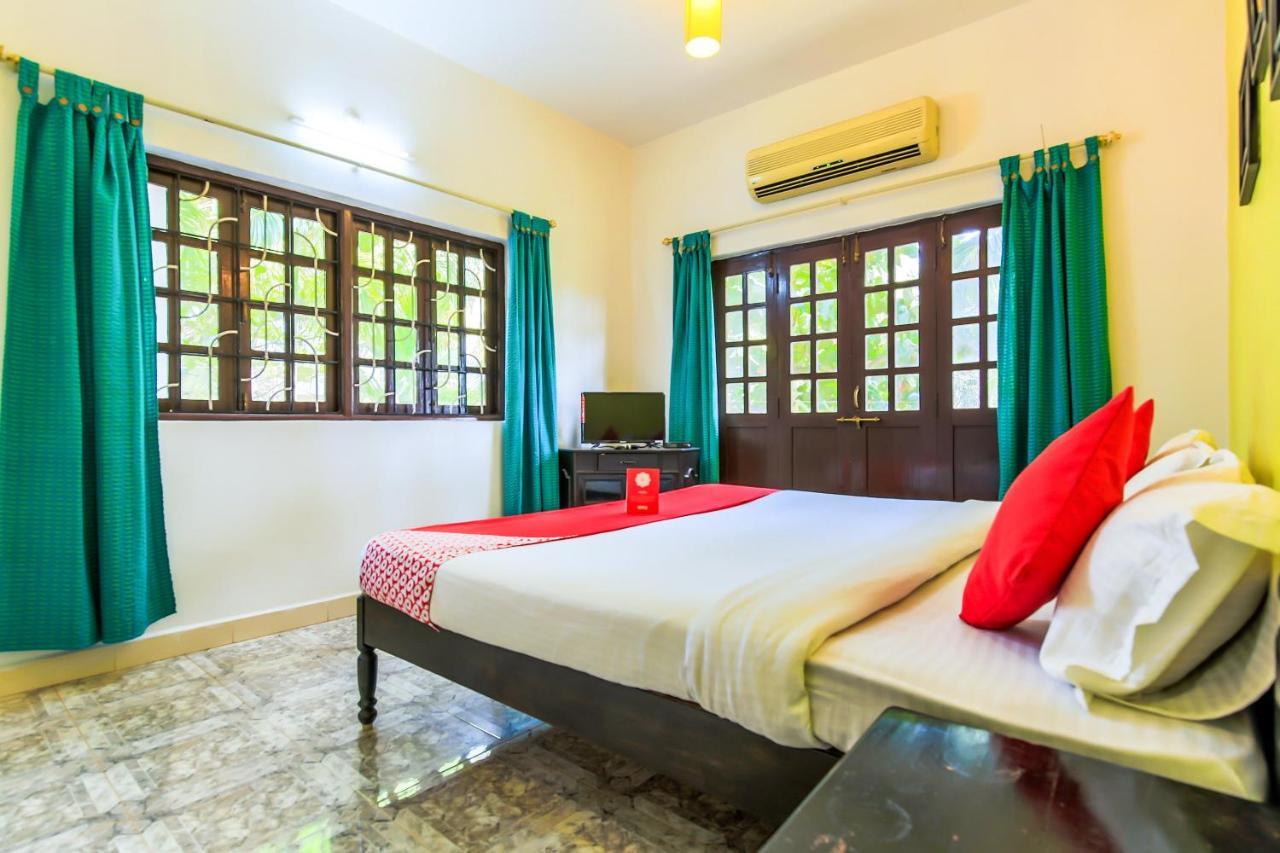 Oyo 13311 The White Feather Hotel Mandrem Bagian luar foto